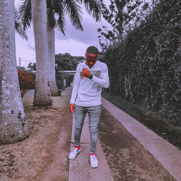 Trevor thrones, 30 Ballito, KwaZulu-Natal, South Africa