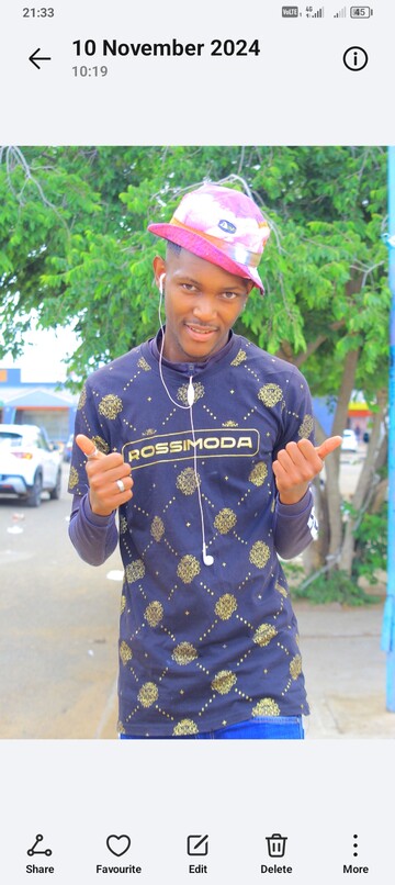 Remo, 20 Soweto, Gauteng, South Africa