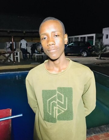 DAVIEE, 18 Cape Town, Western Cape, South Africa