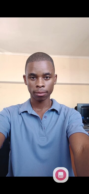 Luthando julayi, 21 Mthatha, Eastern Cape, South Africa