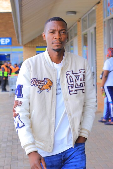 Mold, 32 Rustenburg, North West, South Africa