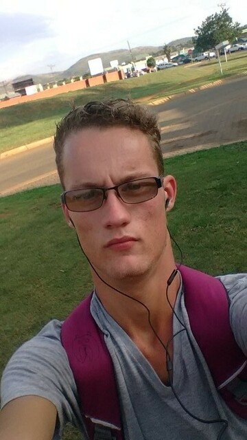 tazz10, 28 Hartbeespoort, North West, South Africa